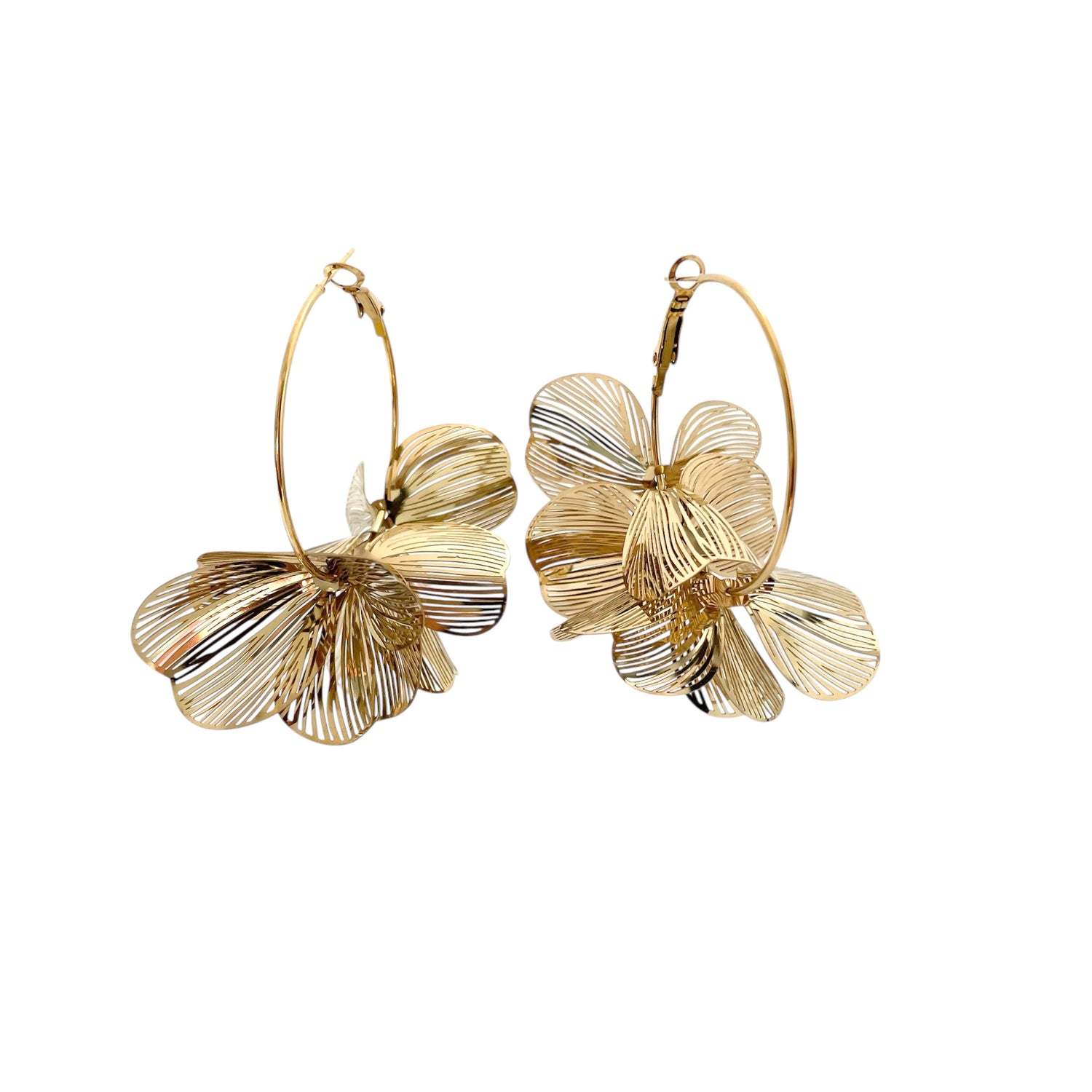Boucles d’oreilles créoles composé de fleurs élégantes en acier inoxydable doré pour femme 
