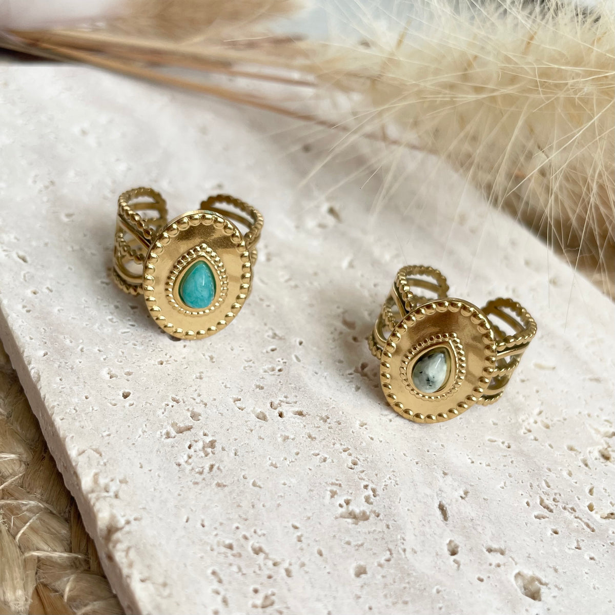 Bague ajustable en acier inoxydable doré avec pierre en forme goutte turquoise femme