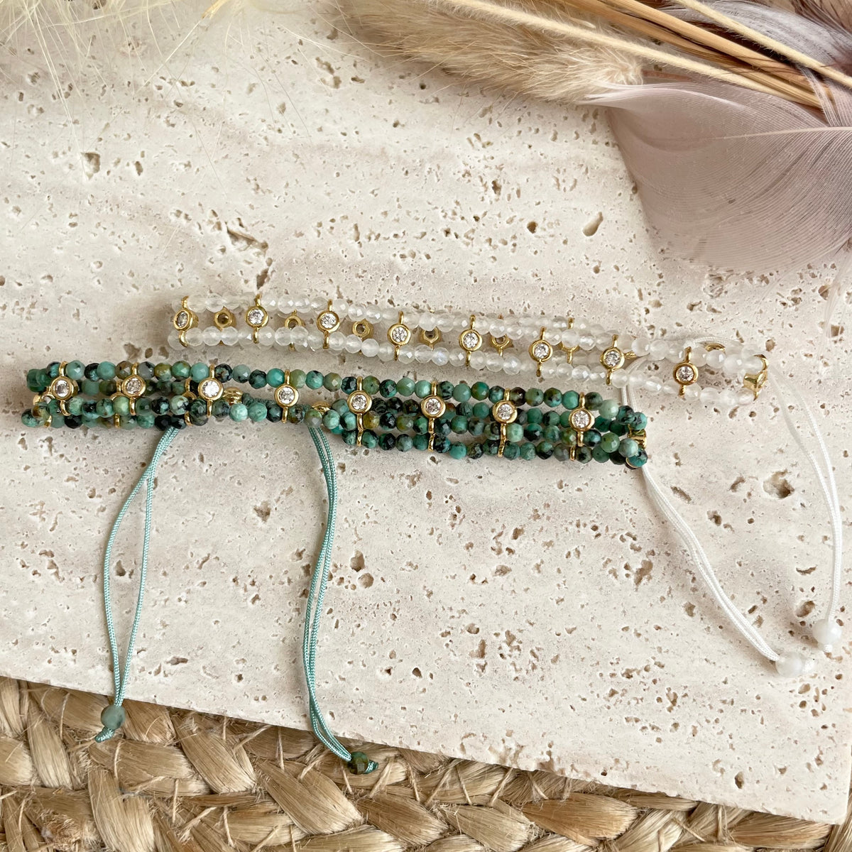 Bracelet Multi-Rangs Pierre Naturelle – Cristal de Roche ou Turquoise Africaine – Bijou Femme Ajustable