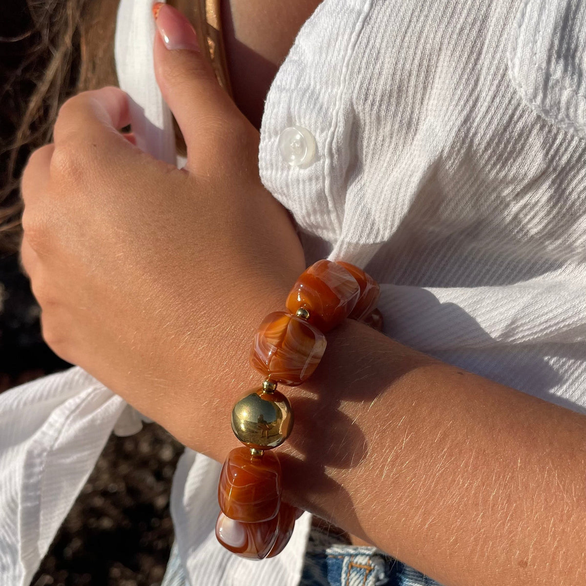 Bracelet en résine couleur marron caramel pour femme 