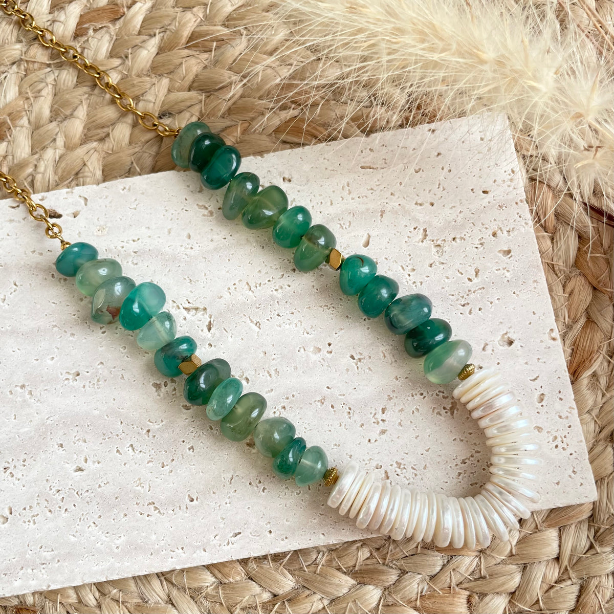 Collier Chrysoprase Baroque & Perles de Nacre – Bijou Femme Bohème Doré Style Rivière