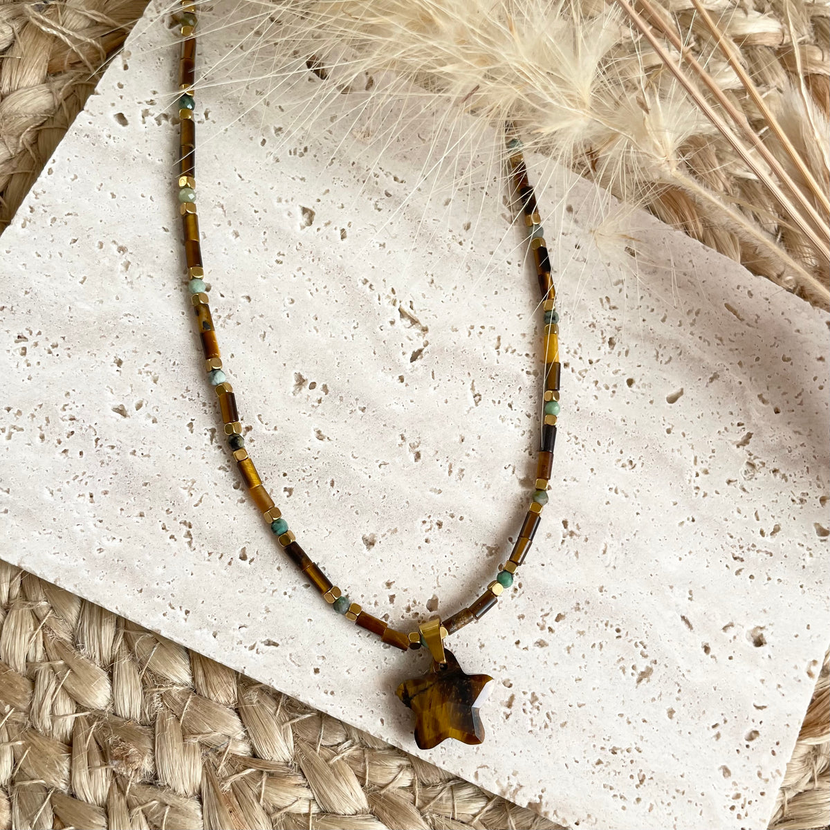 Collier Pendentif Étoile Œil de Tigre – Perles Naturelles Turquoise & Doré – Bijou Femme Bohème