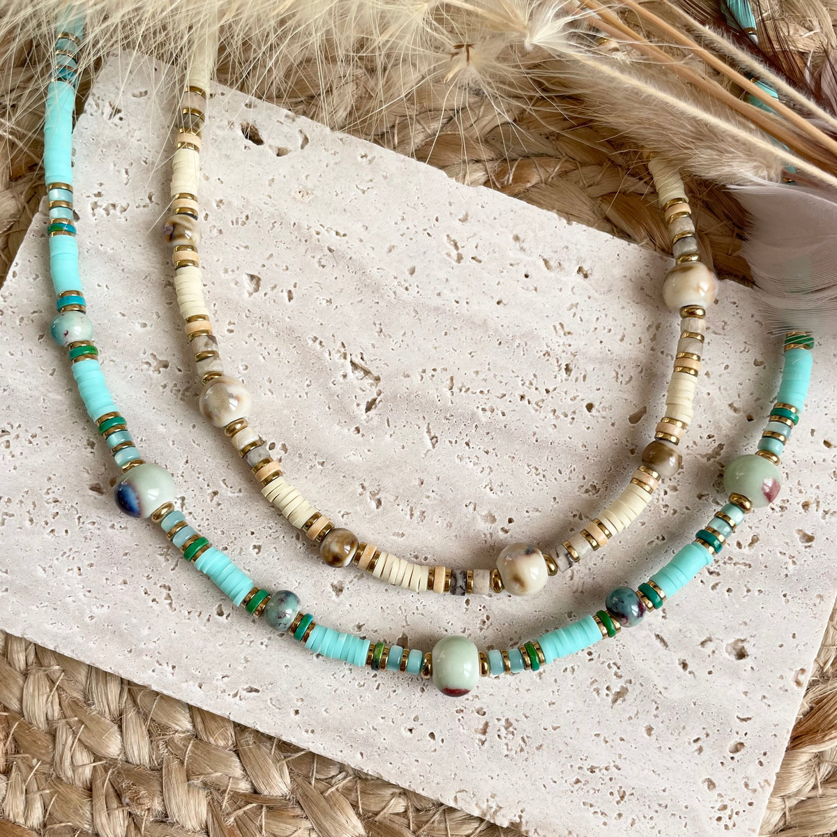 Collier Perles Heishi et Pierres Naturelles, Beige et Turquoise, collier surf 