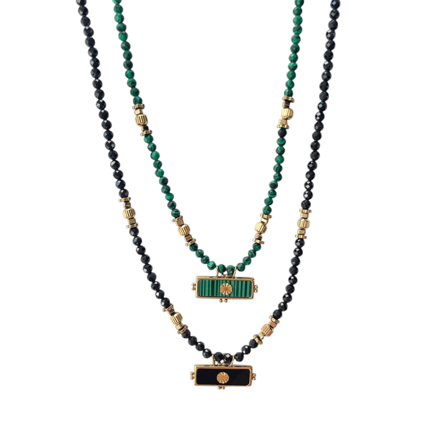 Collier amulette doré et pierre naturelles pour femme 