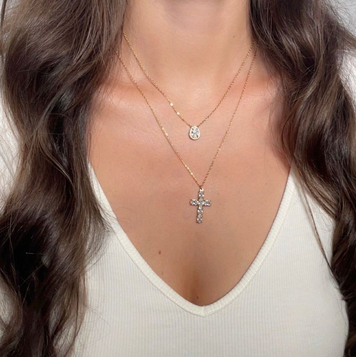 Collier pendentif croix serti de zirconium en acier inoxydable doré pour femme 