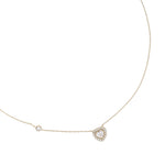 Collier fin pour femme en acier inoxydable doré, orné d’un pendentif cœur en cristal serti de petits oxydes de zirconium et d’un zirconium rond sur la chaîne.