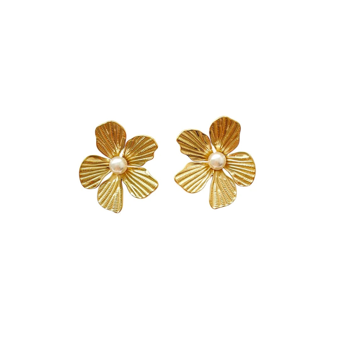 Boucles d’oreilles fleurs en acier inoxydable doré et perles blanches au centre pour femme 