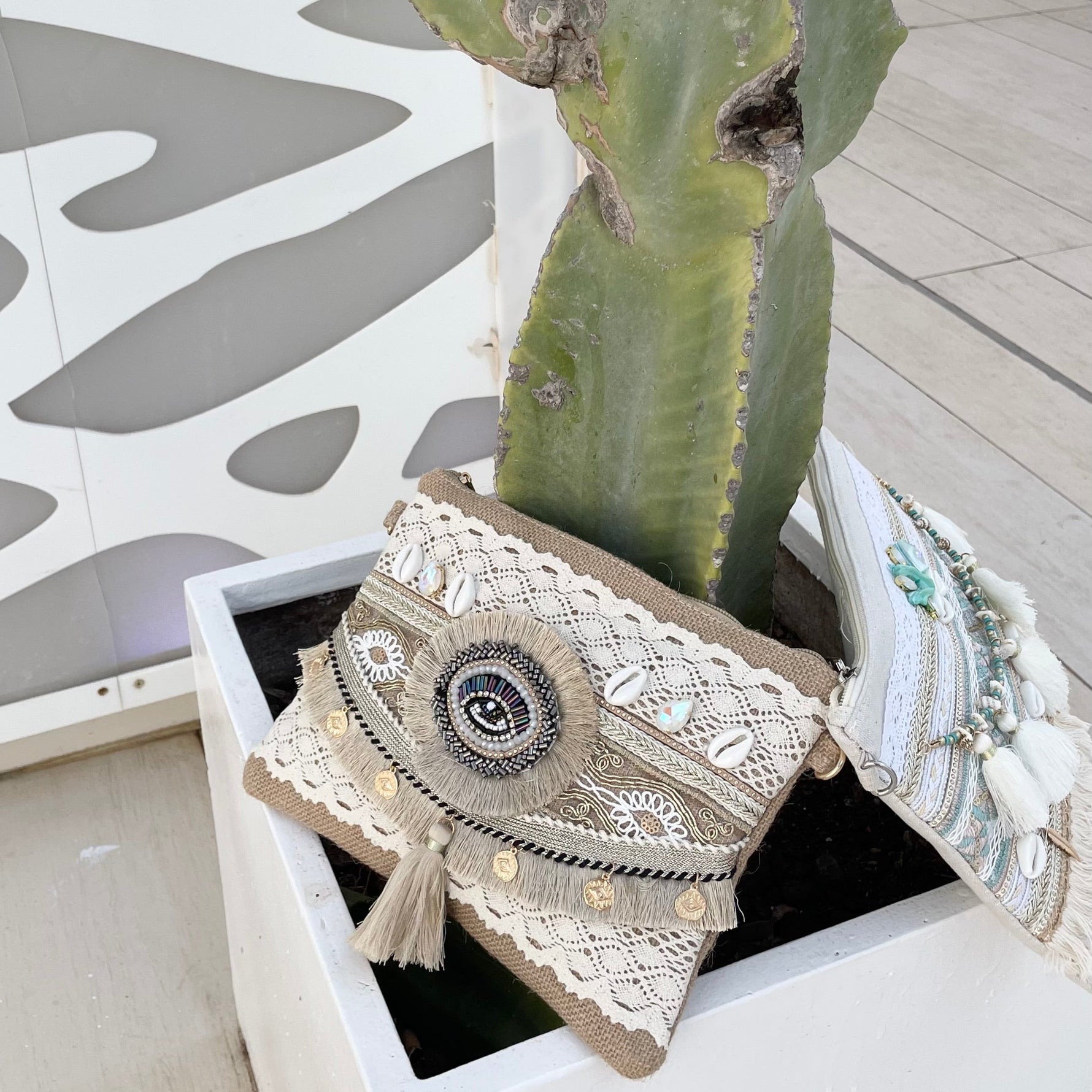 Pochette œil femme pour l’été 
