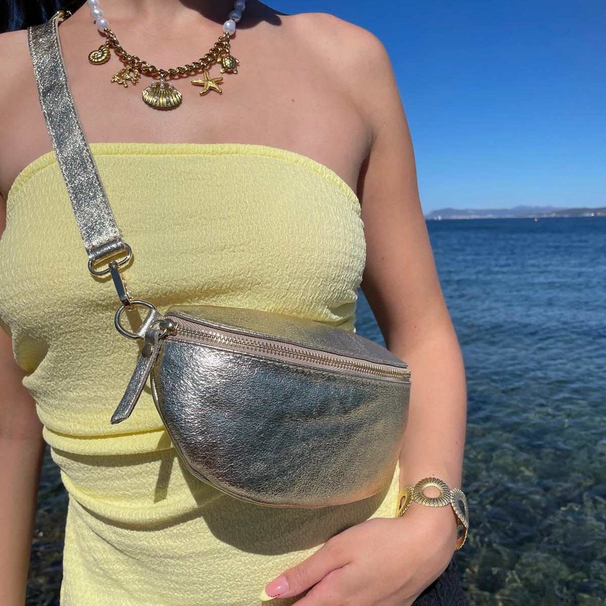 Sac banane tendance doré 100%  cuir made in Italy avec bandoulière ajustable chic et élégant